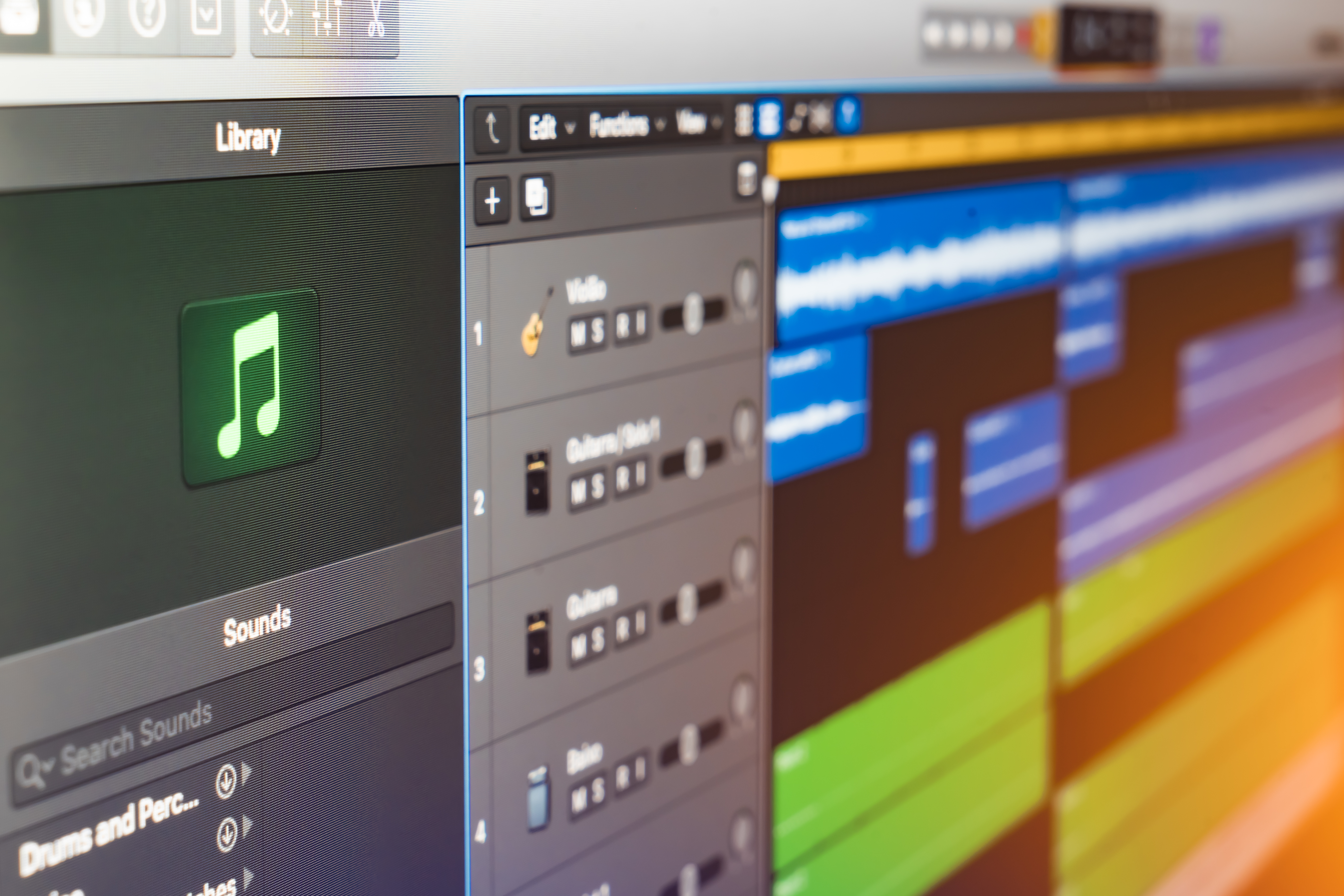 The Best Podcast Music Resources (free and paid) image