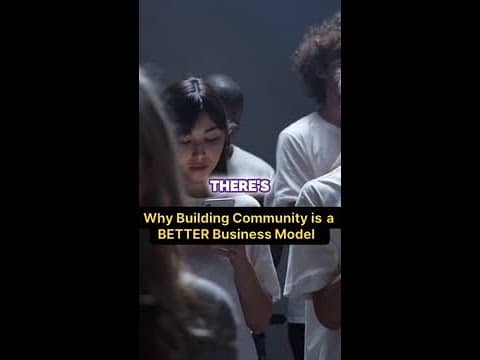 👍🏾 👎🏾What's BETTER? Audience OR Community?